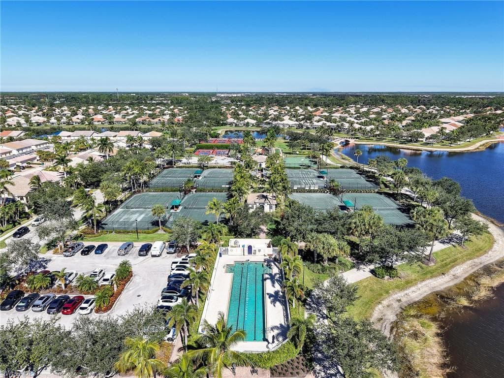 8205 Xenia Ln, Naples, FL 34114-35