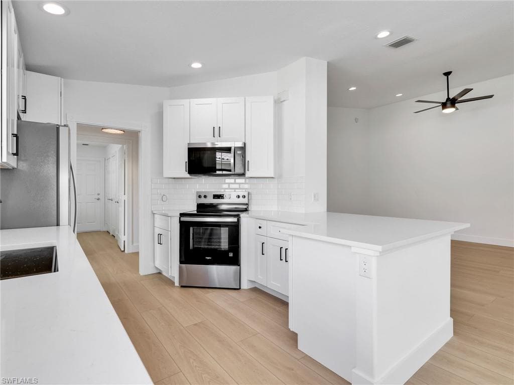 8205 Xenia Ln, Naples, FL 34114-6