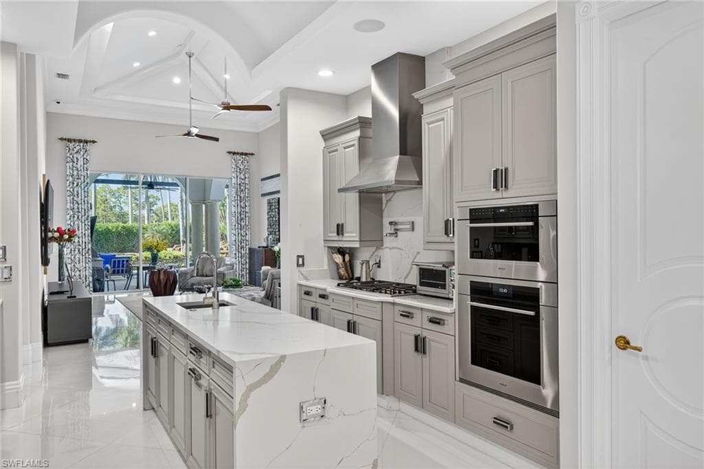 2757 Medallist Ln, Naples, FL 34109-10