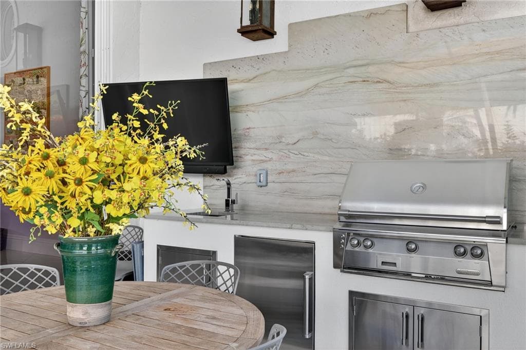 2757 Medallist Ln, Naples, FL 34109-34