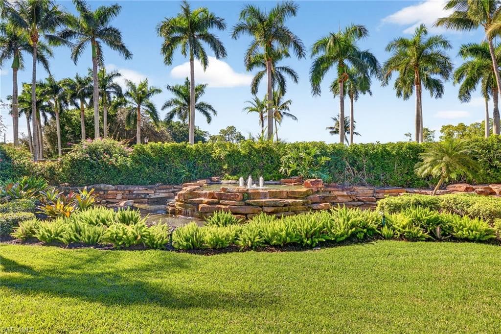 2757 Medallist Ln, Naples, FL 34109-40