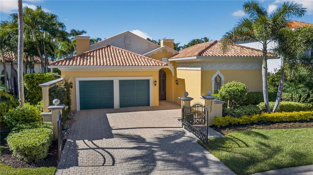 2757 Medallist Ln, Naples, FL 34109-48