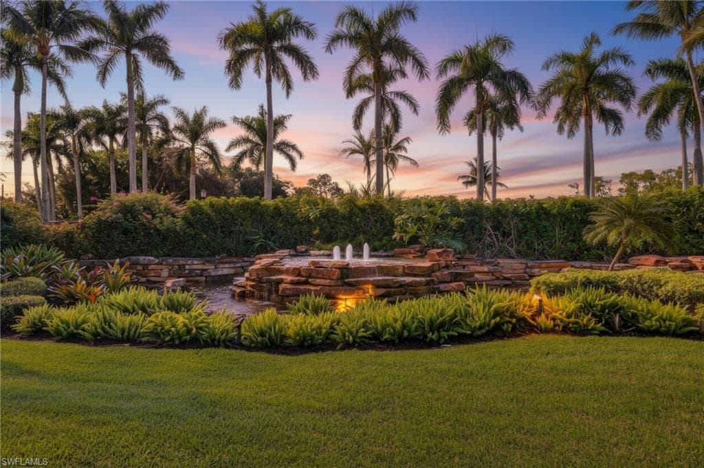 2757 Medallist Ln, Naples, FL 34109-4