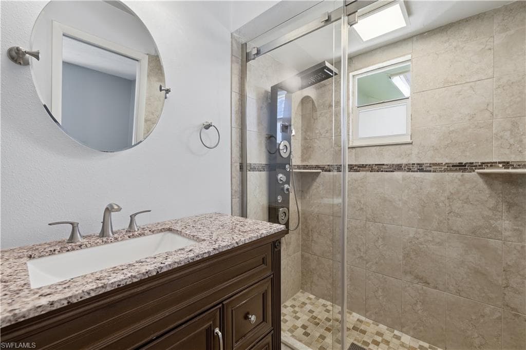 1206 16th St, Cape Coral, FL 33990-17