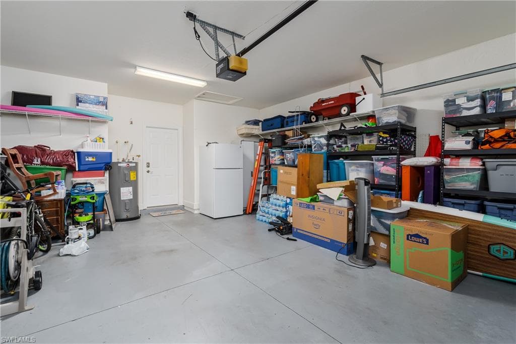 817 Vistana Cir, Naples, FL 34119-33