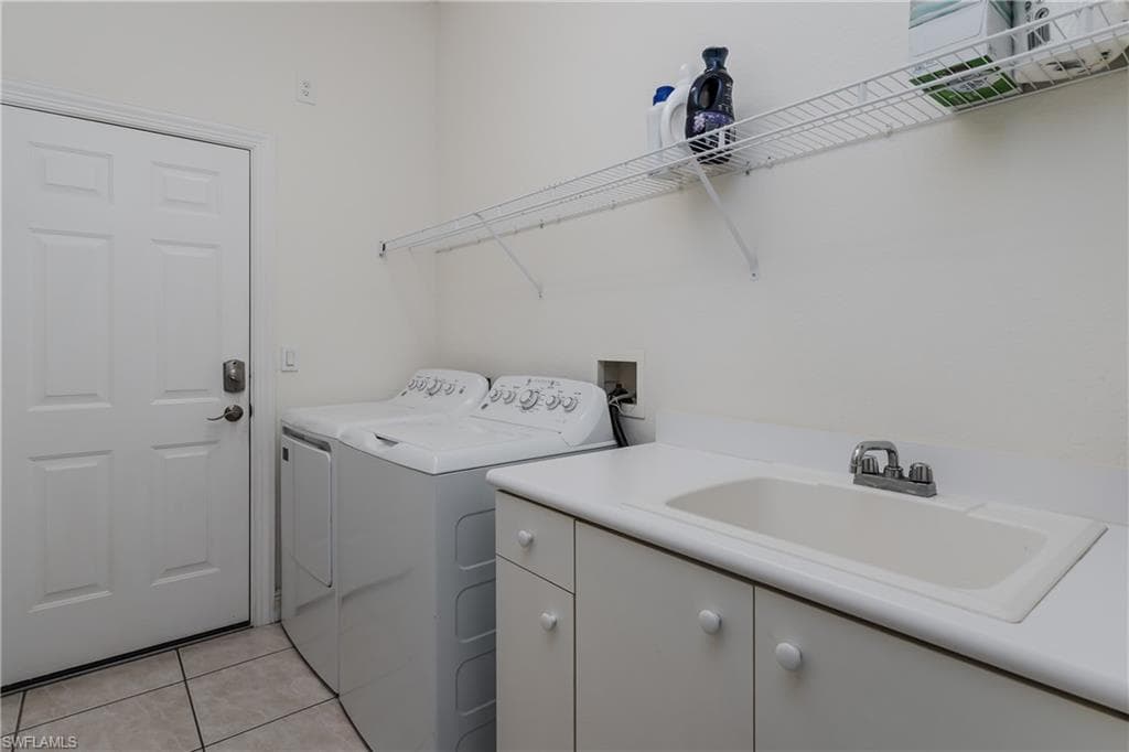 817 Vistana Cir, Naples, FL 34119-34