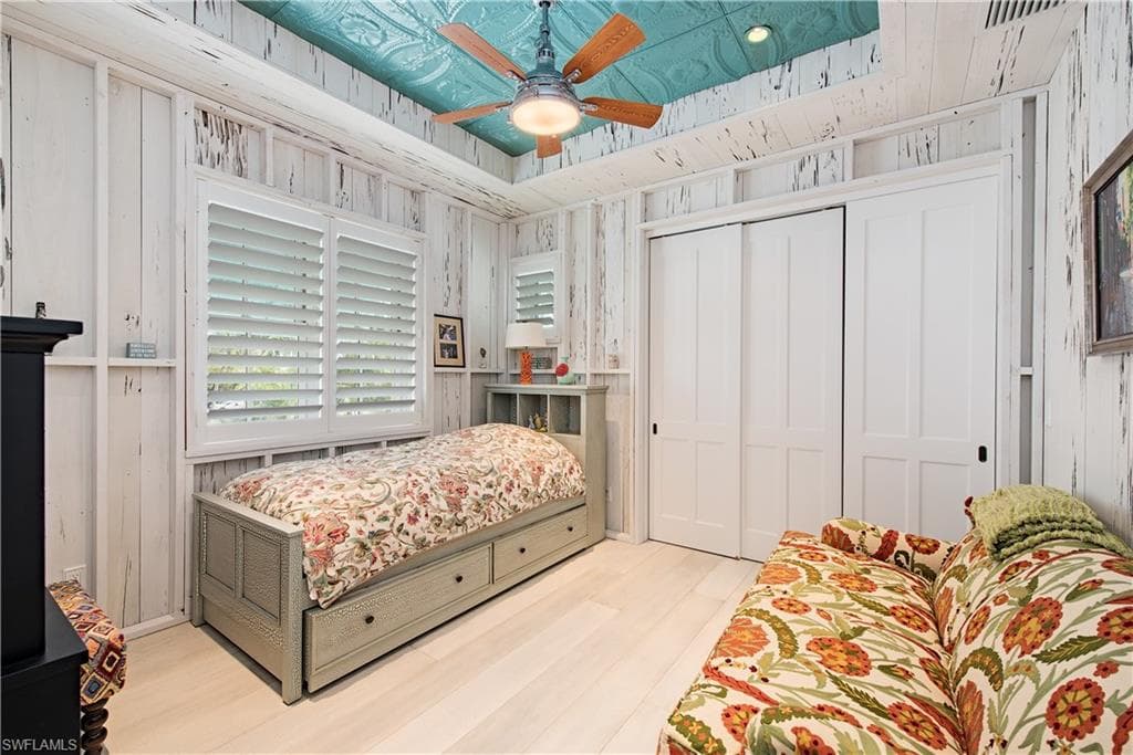 461 16th Ave S, Naples, FL 34102-11