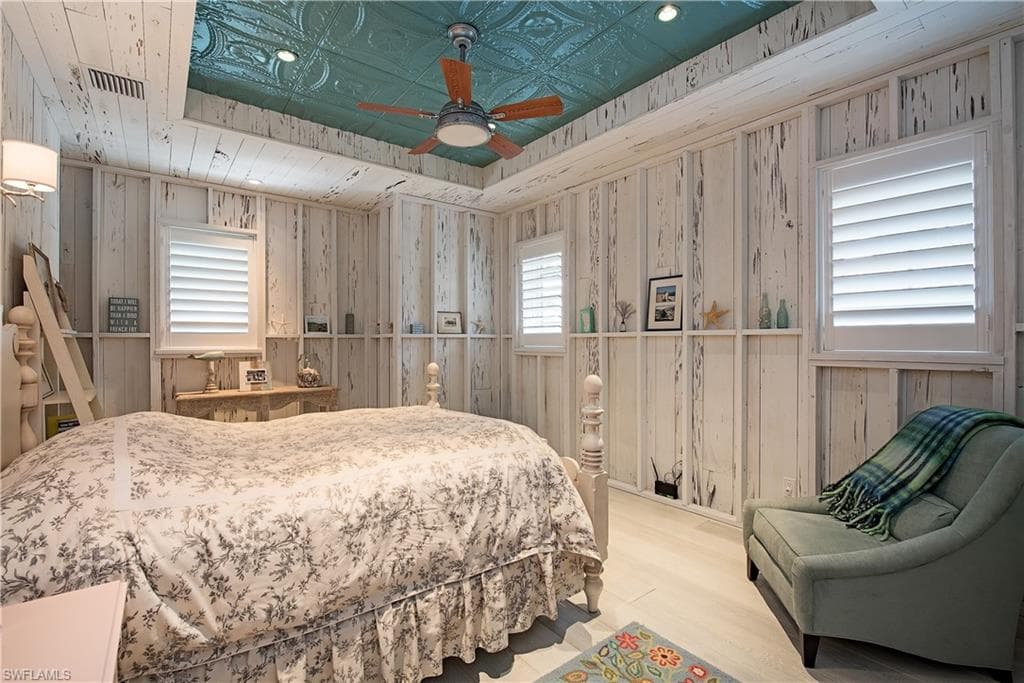 461 16th Ave S, Naples, FL 34102-12