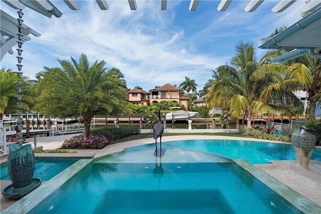 461 16th Ave S, Naples, FL 34102-1