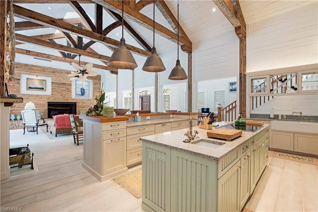 461 16th Ave S, Naples, FL 34102-7