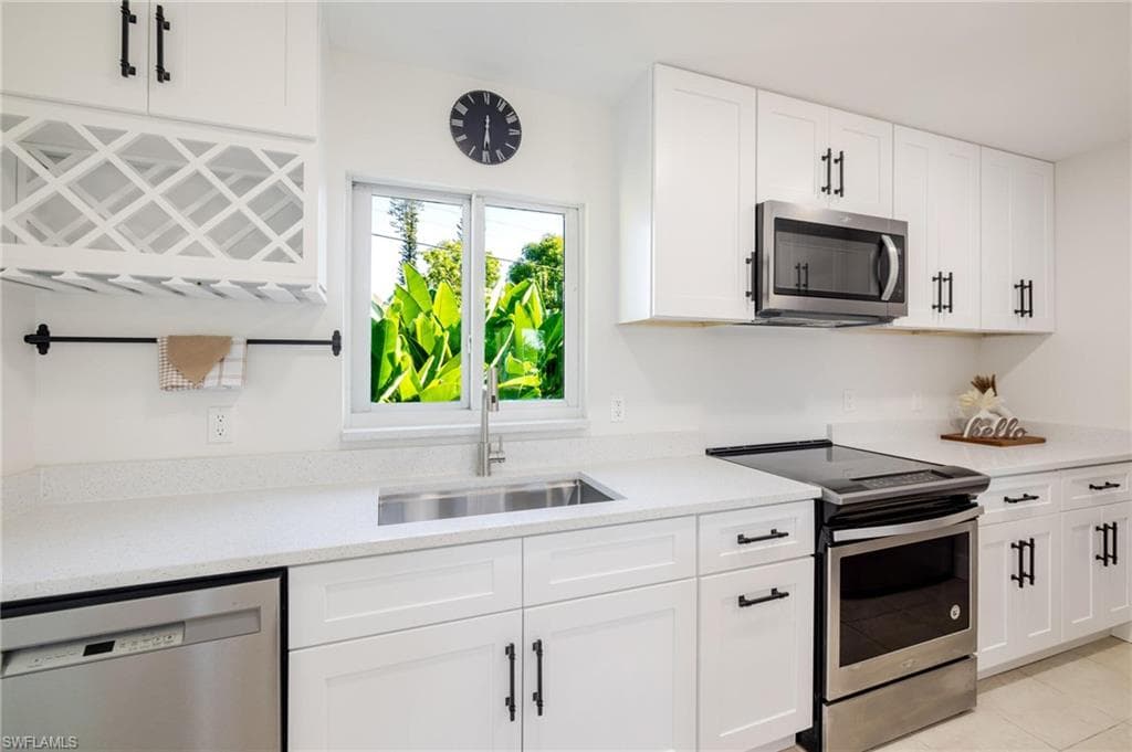 204 Alabama Ct, Lehigh Acres, FL 33936-12