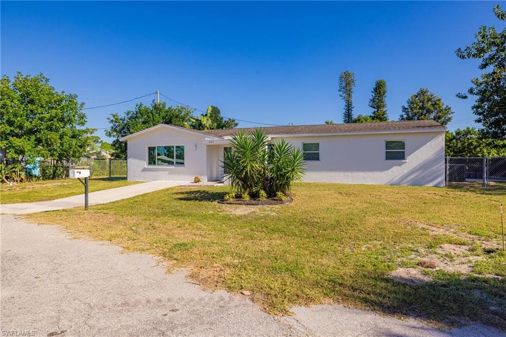 204 Alabama Ct, Lehigh Acres, FL 33936-17