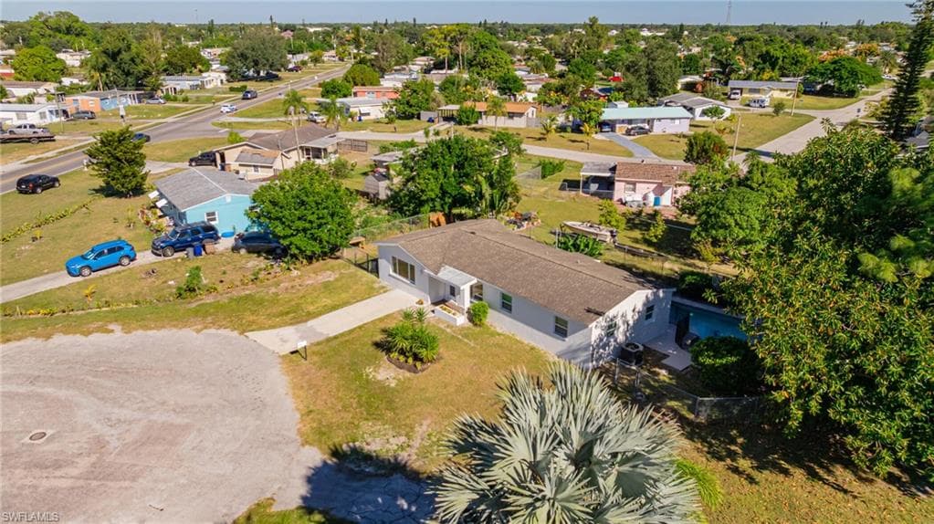 204 Alabama Ct, Lehigh Acres, FL 33936-18