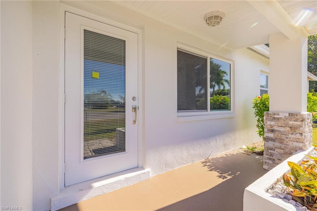 204 Alabama Ct, Lehigh Acres, FL 33936-20