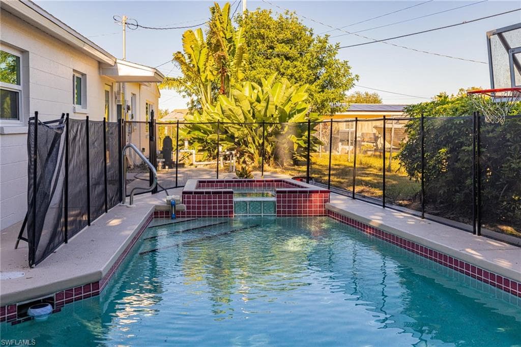 204 Alabama Ct, Lehigh Acres, FL 33936-22