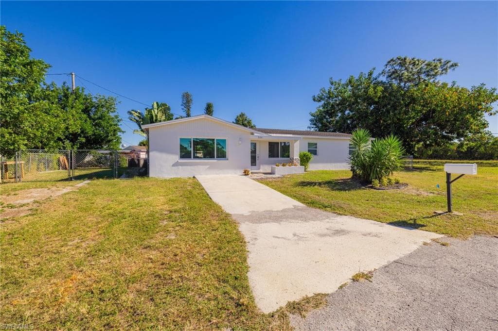 204 Alabama Ct, Lehigh Acres, FL 33936-26