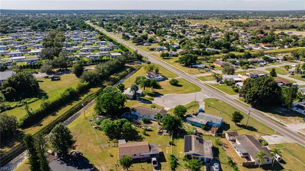 204 Alabama Ct, Lehigh Acres, FL 33936-27