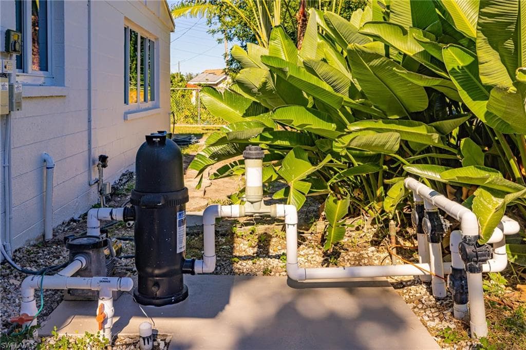 204 Alabama Ct, Lehigh Acres, FL 33936-28