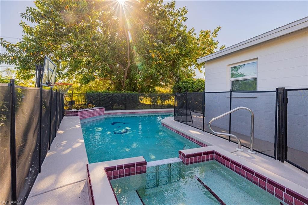 204 Alabama Ct, Lehigh Acres, FL 33936-2