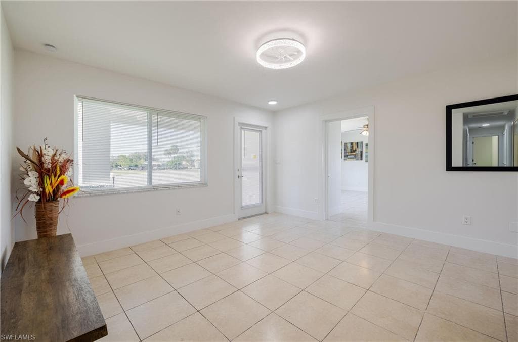 204 Alabama Ct, Lehigh Acres, FL 33936-3