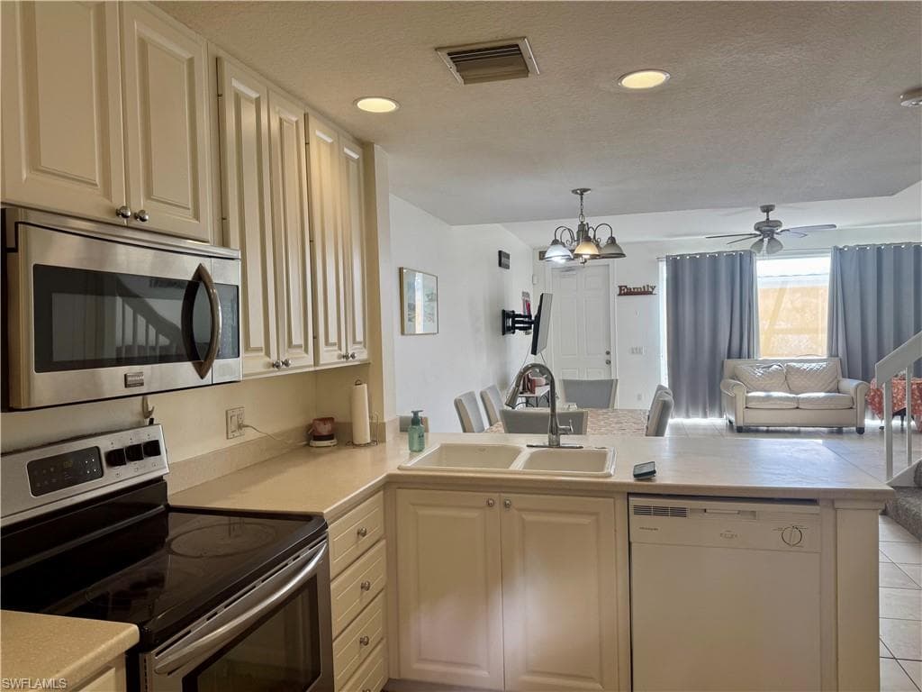 28203 Jeneva Way, Bonita Springs, FL 34135-8