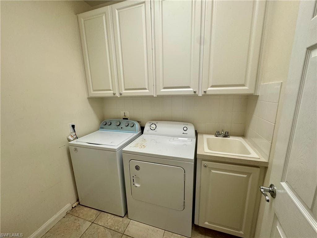 28203 Jeneva Way, Bonita Springs, FL 34135-20