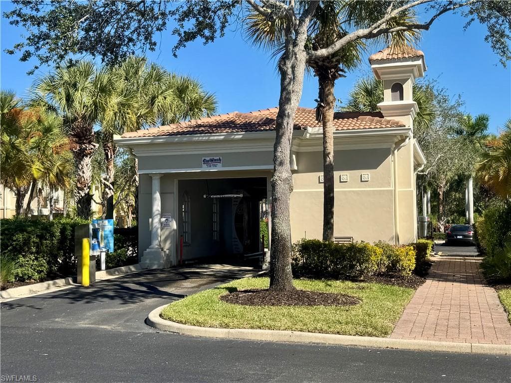 28203 Jeneva Way, Bonita Springs, FL 34135-32