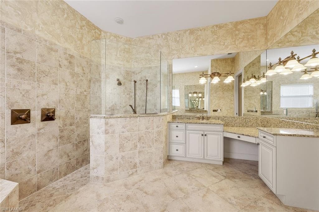 10168 Avonleigh Dr, Bonita Springs, FL 34135-19