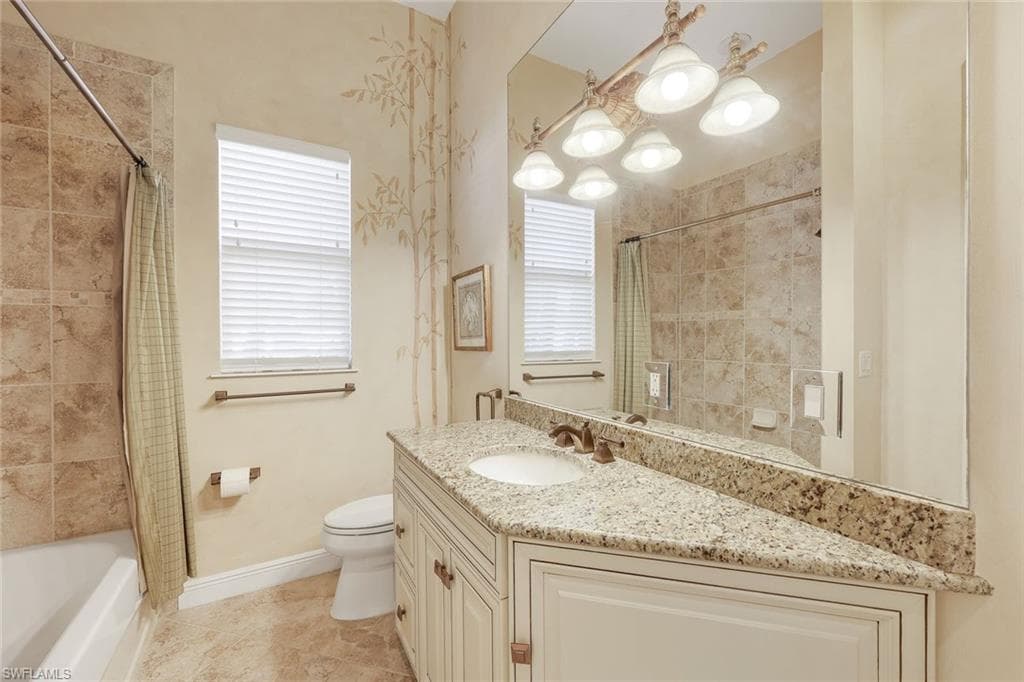 10168 Avonleigh Dr, Bonita Springs, FL 34135-25