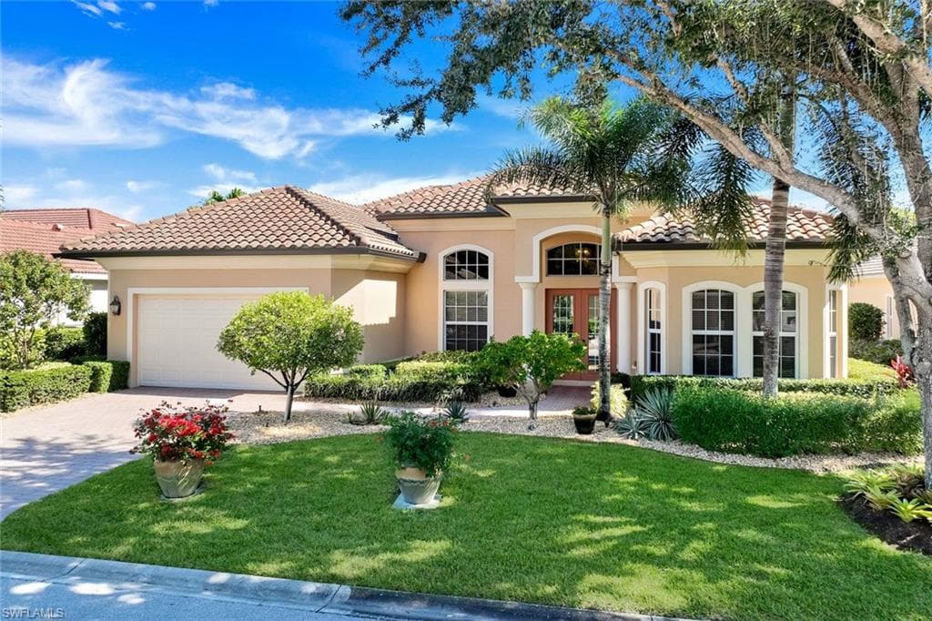 10168 Avonleigh Dr, Bonita Springs, FL 34135-35