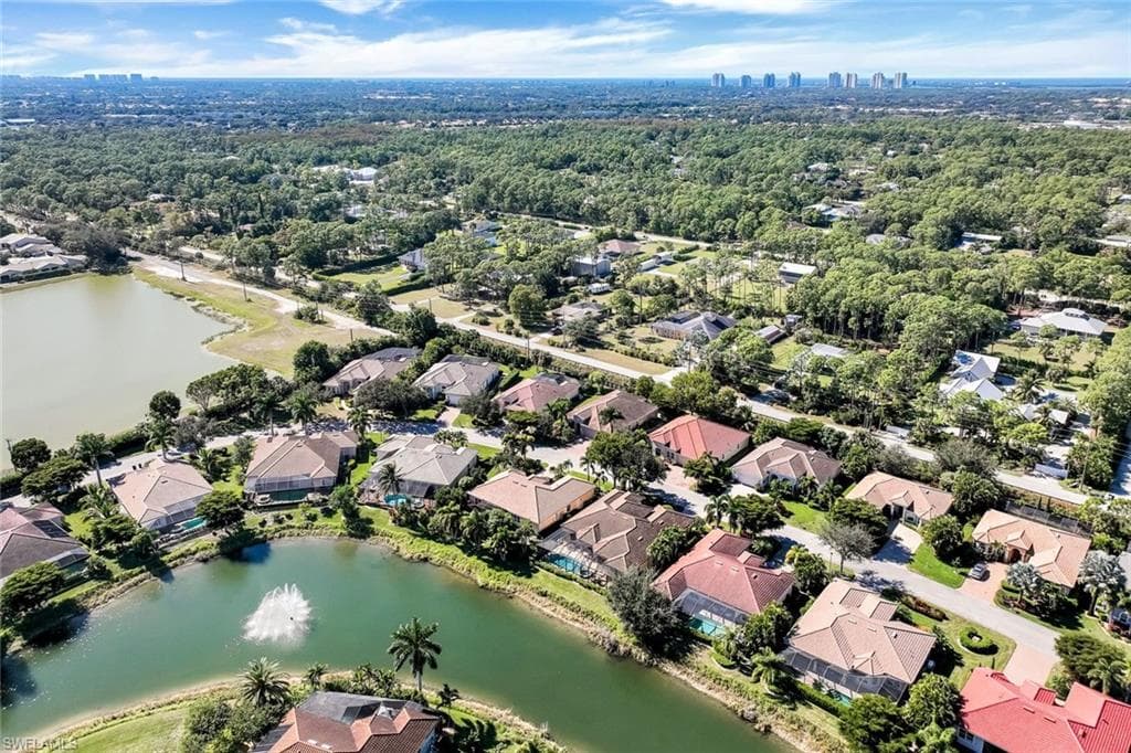 10168 Avonleigh Dr, Bonita Springs, FL 34135-43