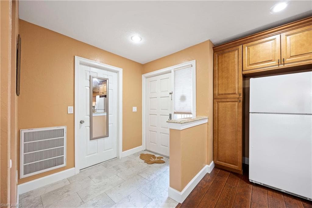 4250 Steamboat Bend 203, Fort Myers, FL 33919-2