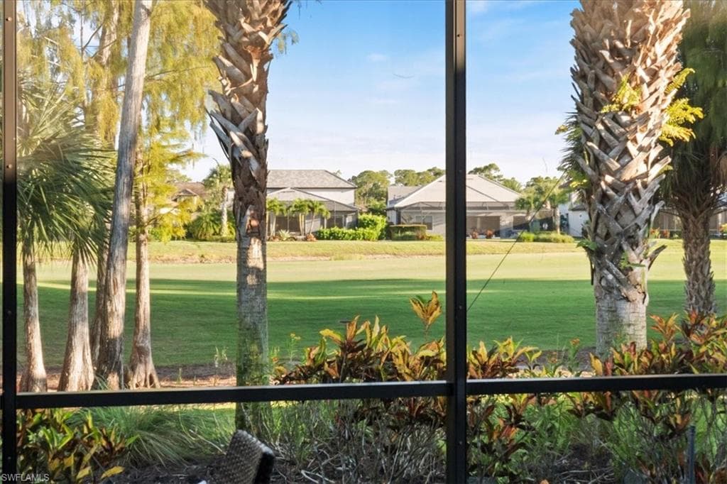 9418 Greyhawk Trl, Naples, FL 34120-21