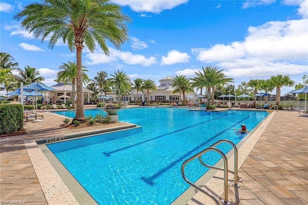 9418 Greyhawk Trl, Naples, FL 34120-27