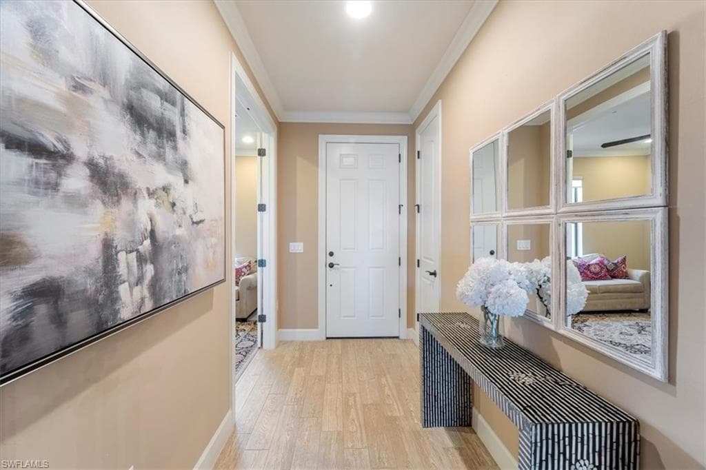 9418 Greyhawk Trl, Naples, FL 34120-2