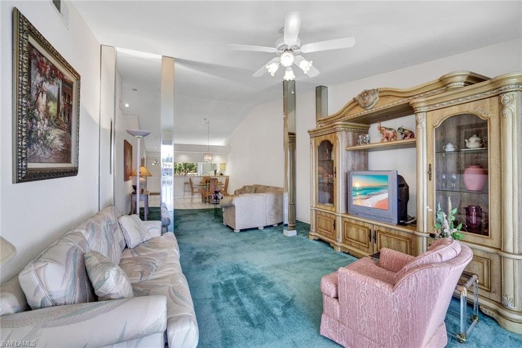 2372 Hidden Lake Dr 808, Naples, FL 34112-8