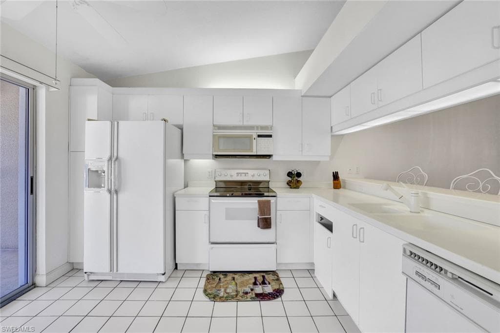 2372 Hidden Lake Dr 808, Naples, FL 34112-12