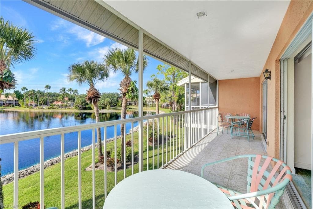 2372 Hidden Lake Dr 808, Naples, FL 34112-24