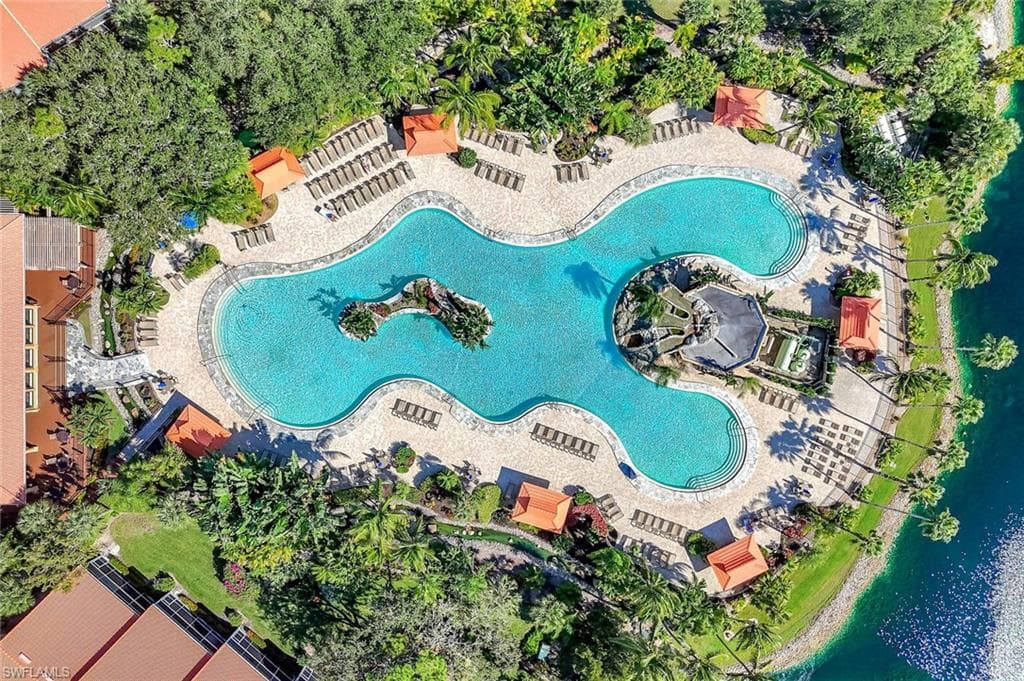 2372 Hidden Lake Dr 808, Naples, FL 34112-33