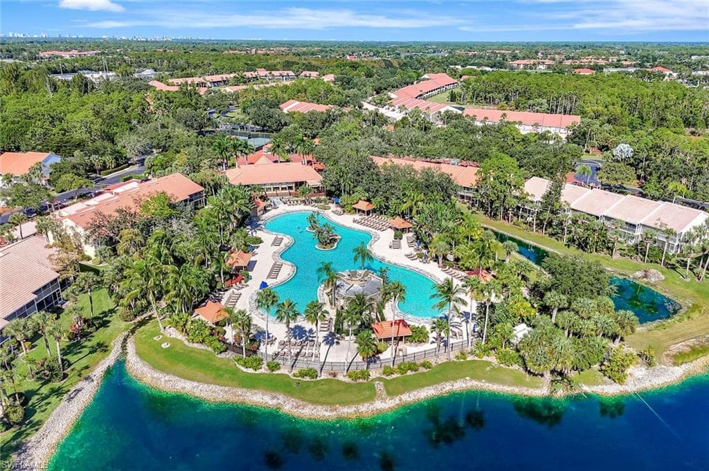 2372 Hidden Lake Dr 808, Naples, FL 34112-34