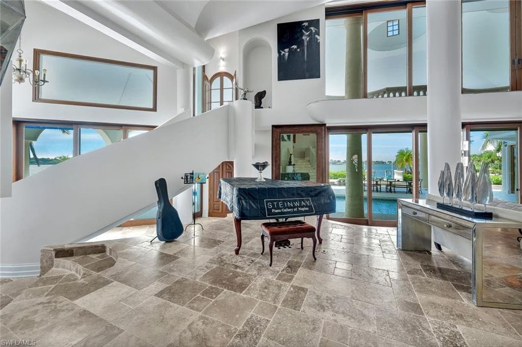 550 Alameda Ct, Marco Island, FL 34145-9