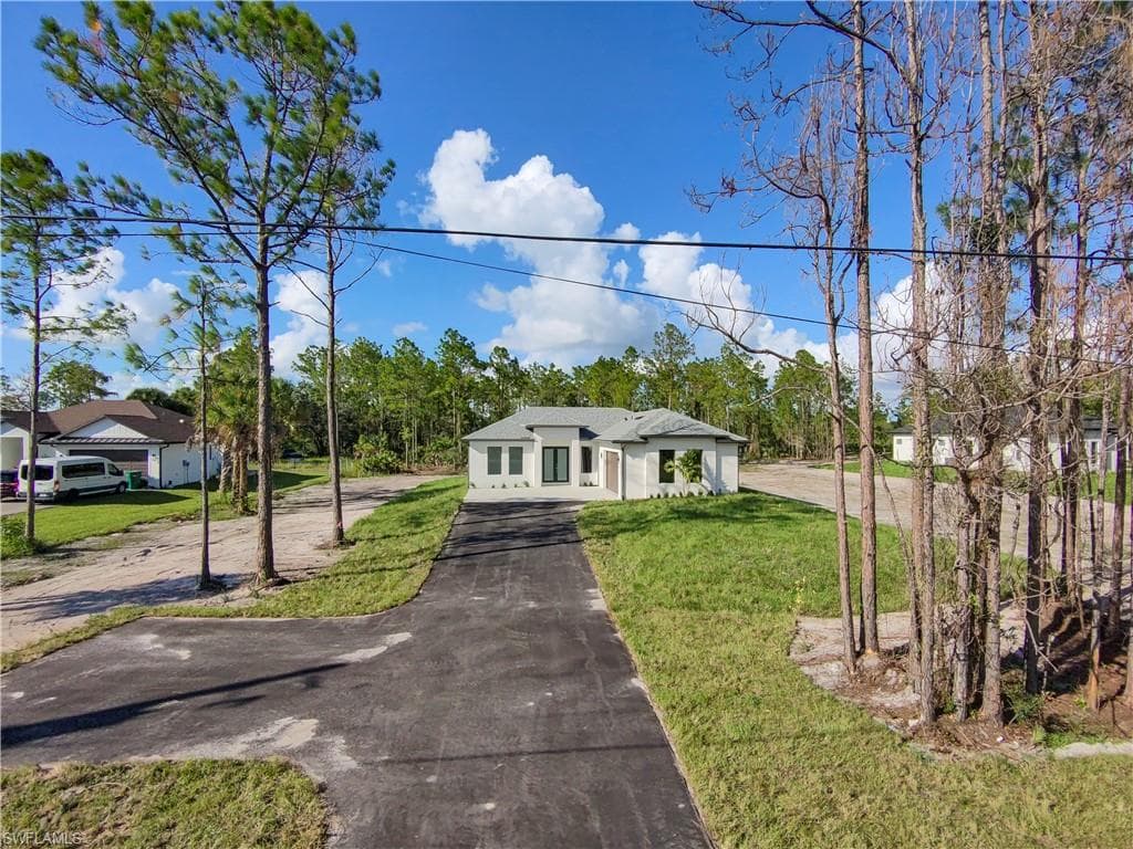 3587 18th Ave SE, Naples, FL 34117-17