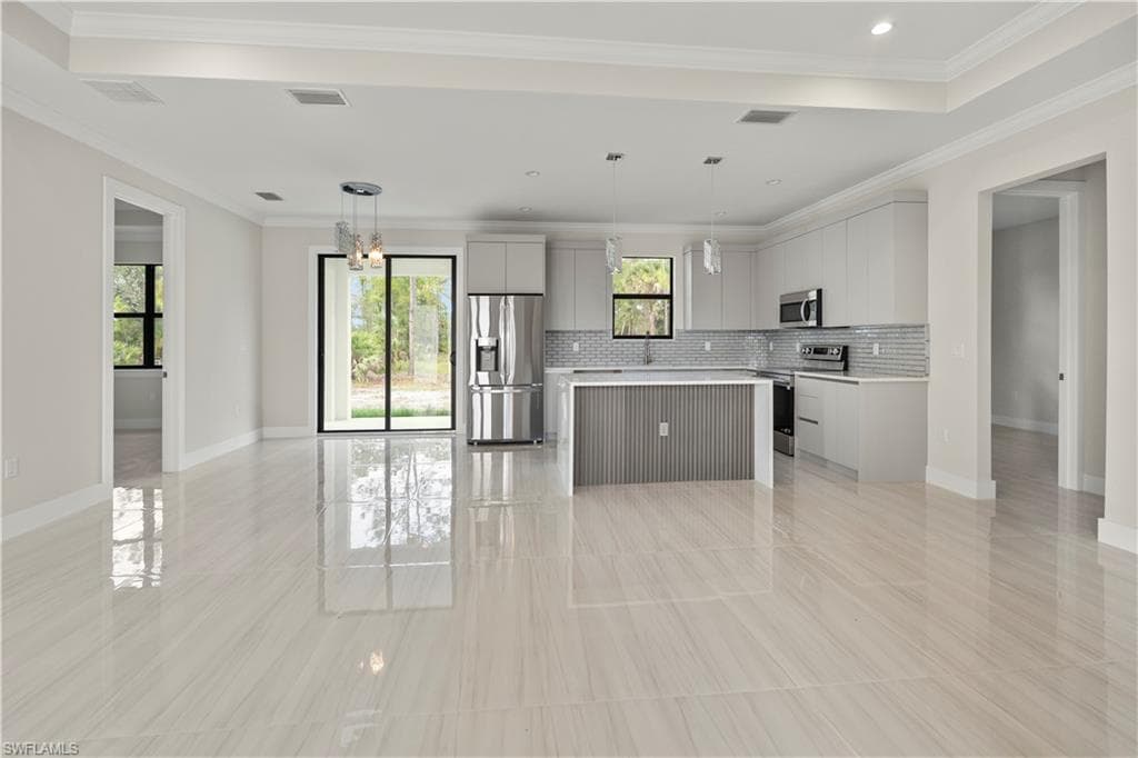 3587 18th Ave SE, Naples, FL 34117-19