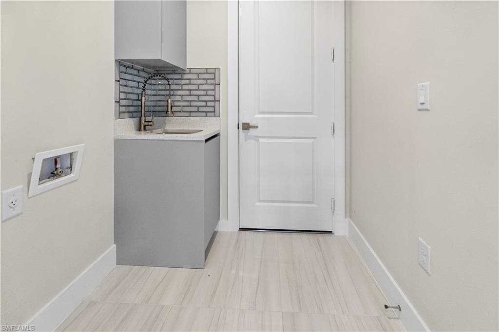 3587 18th Ave SE, Naples, FL 34117-36