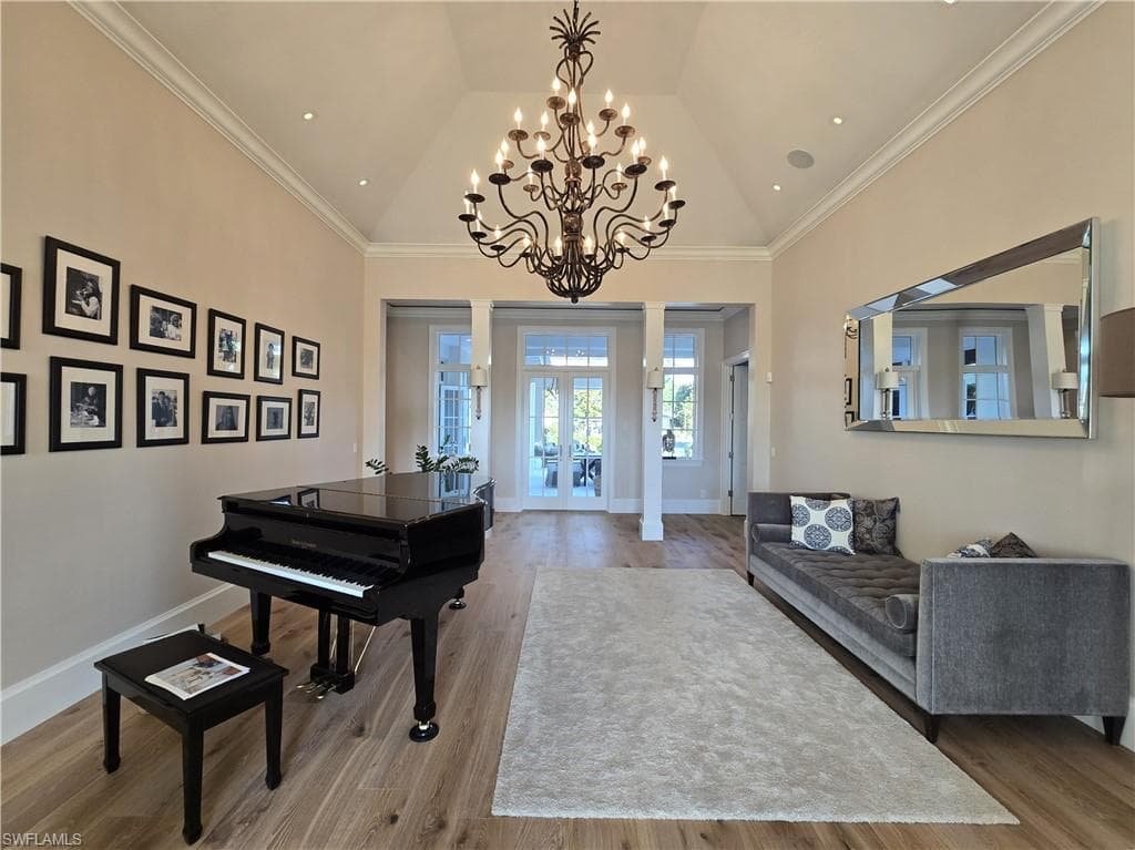 1935 7th St S, Naples, FL 34102-12