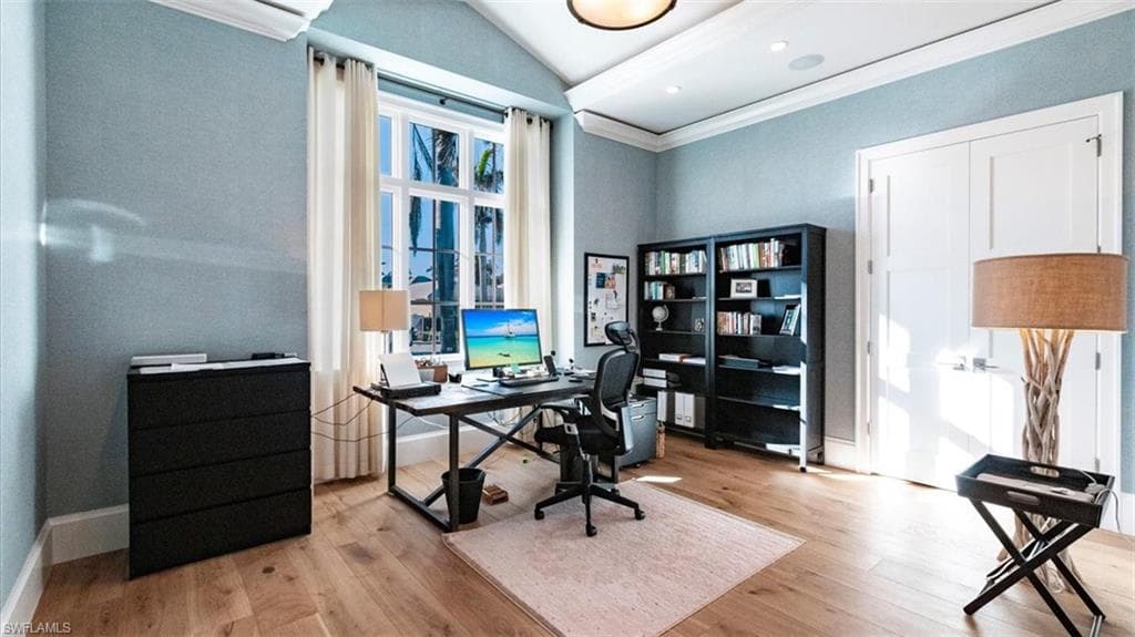 1935 7th St S, Naples, FL 34102-13