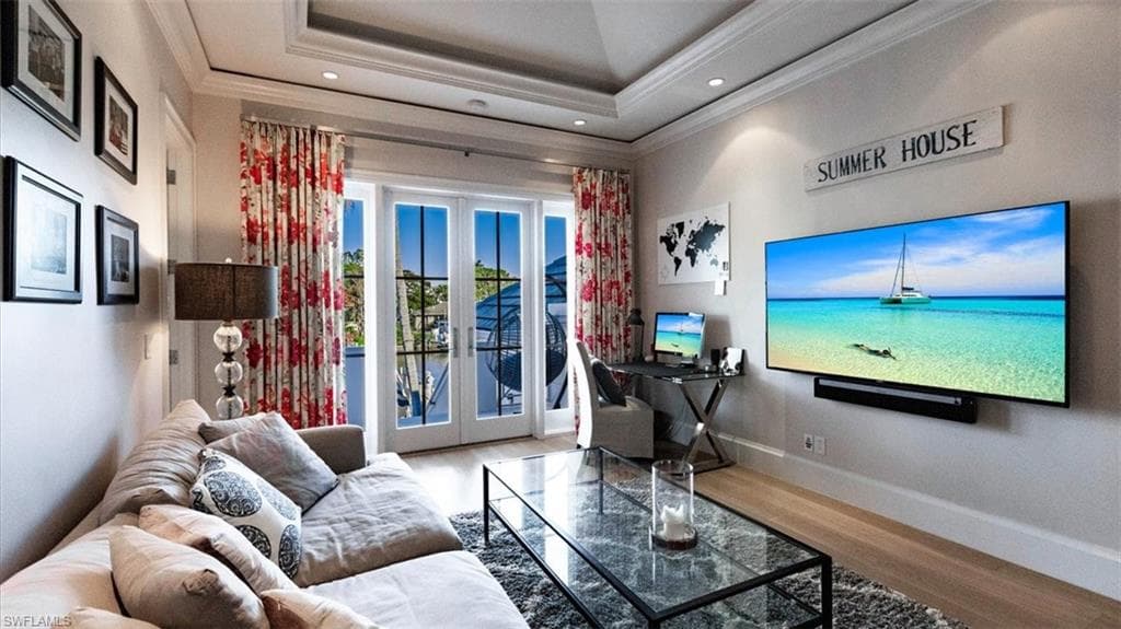 1935 7th St S, Naples, FL 34102-19