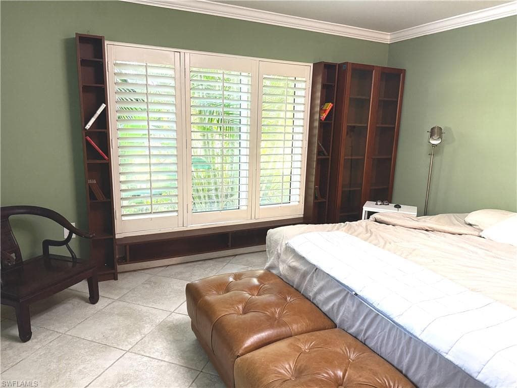 1810 Bald Eagle Dr A, Naples, FL 34105-28