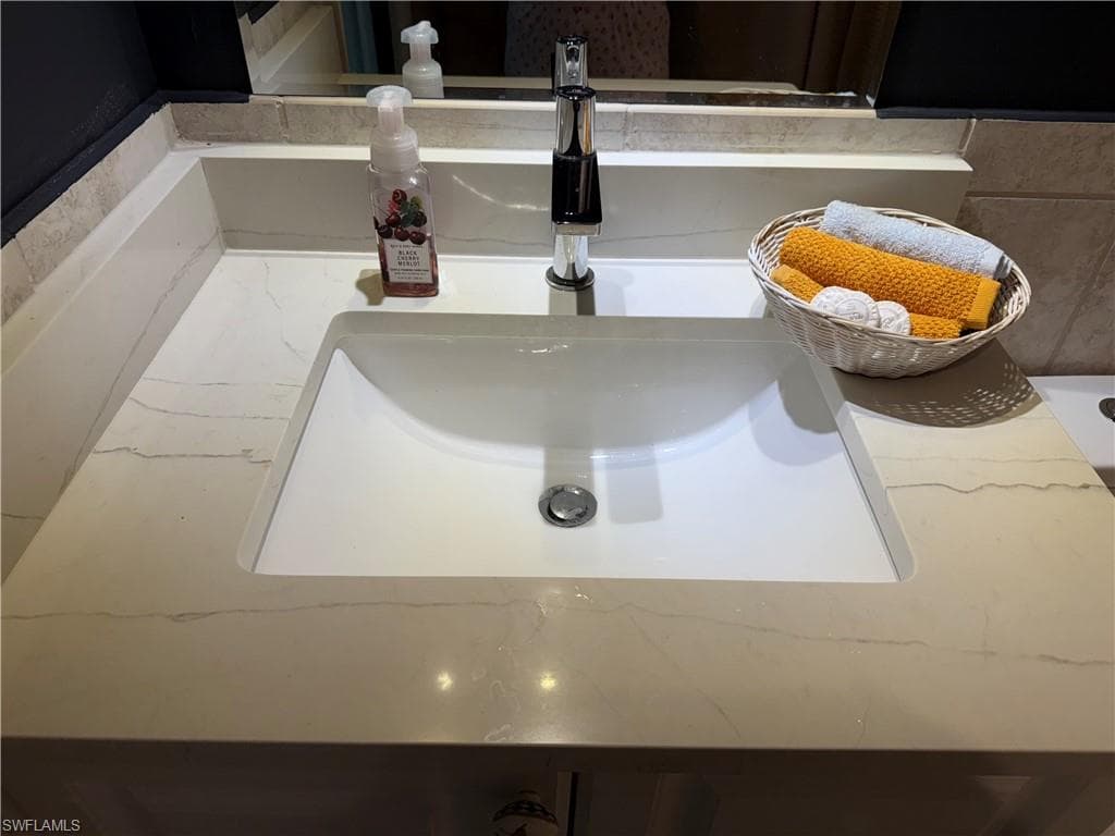 1810 Bald Eagle Dr A, Naples, FL 34105-32