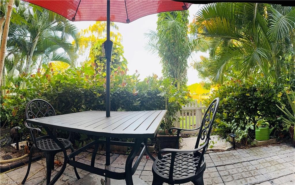 1810 Bald Eagle Dr A, Naples, FL 34105-40